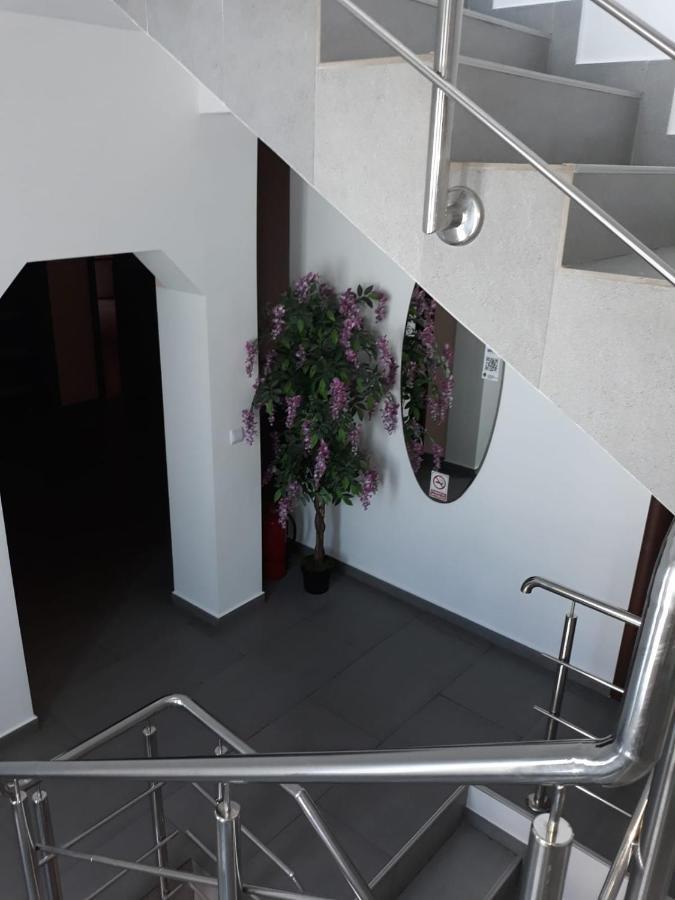 Vila Adriano Turda Buitenkant foto